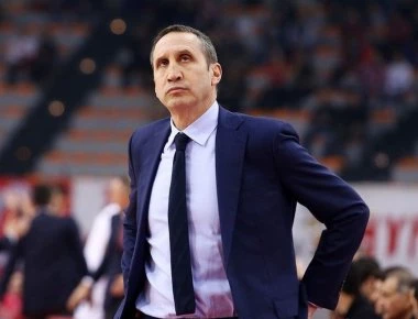 Ο Ντέιβιντ Μπλατ τρολάρει ρεπόρτερ: «Σας ευχαριστώ για τη συμβουλή σας» (βίντεο)